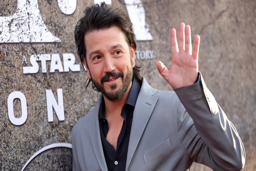 Diego Luna Bio